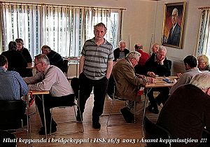 Hluti keppenda á HSK móti eldri borgara 2013, ásamt Brynjólfi keppnisstjóra